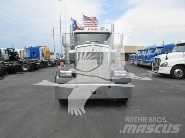 Kenworth W900 Τράκτορες
