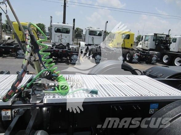 Peterbilt 567 Τράκτορες