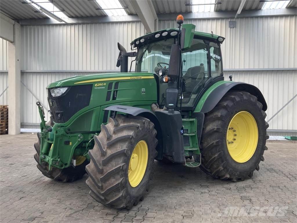 John Deere 6250R Τρακτέρ