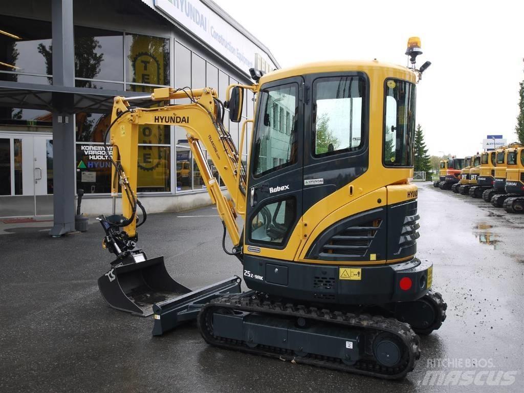 Hyundai R25Z-9AK Εκσκαφάκι (διαβολάκι) < 7t
