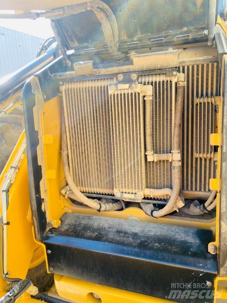 CAT 444  4x4 Εκσκαφείς Φορτωτές τύπου JCB