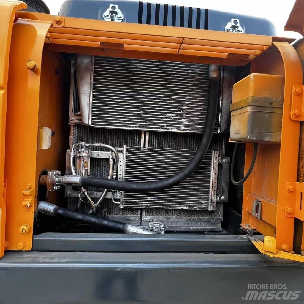 Hyundai R220-9S Εκσκαφείς με ερπύστριες