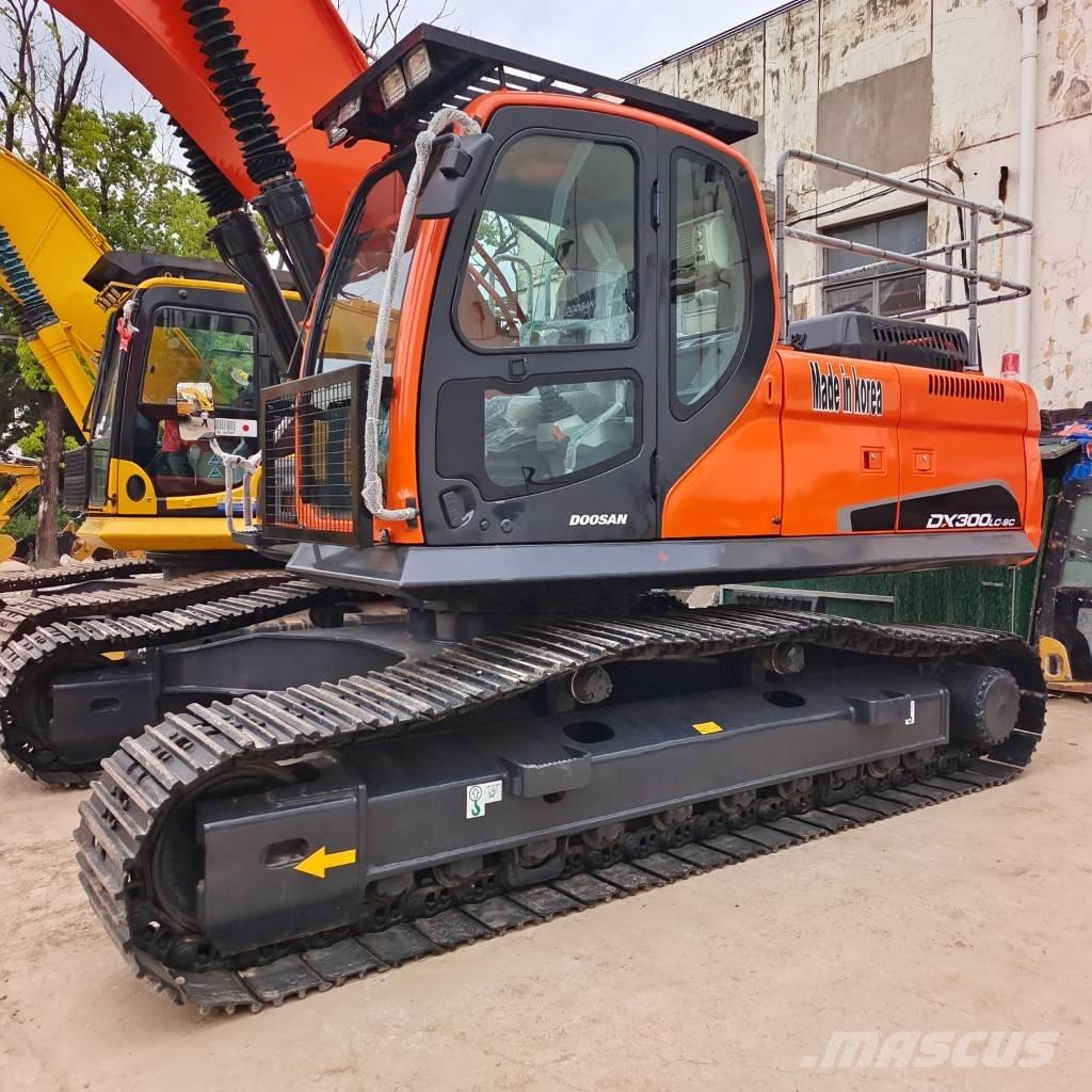 Doosan DX 300 Εκσκαφείς με ερπύστριες