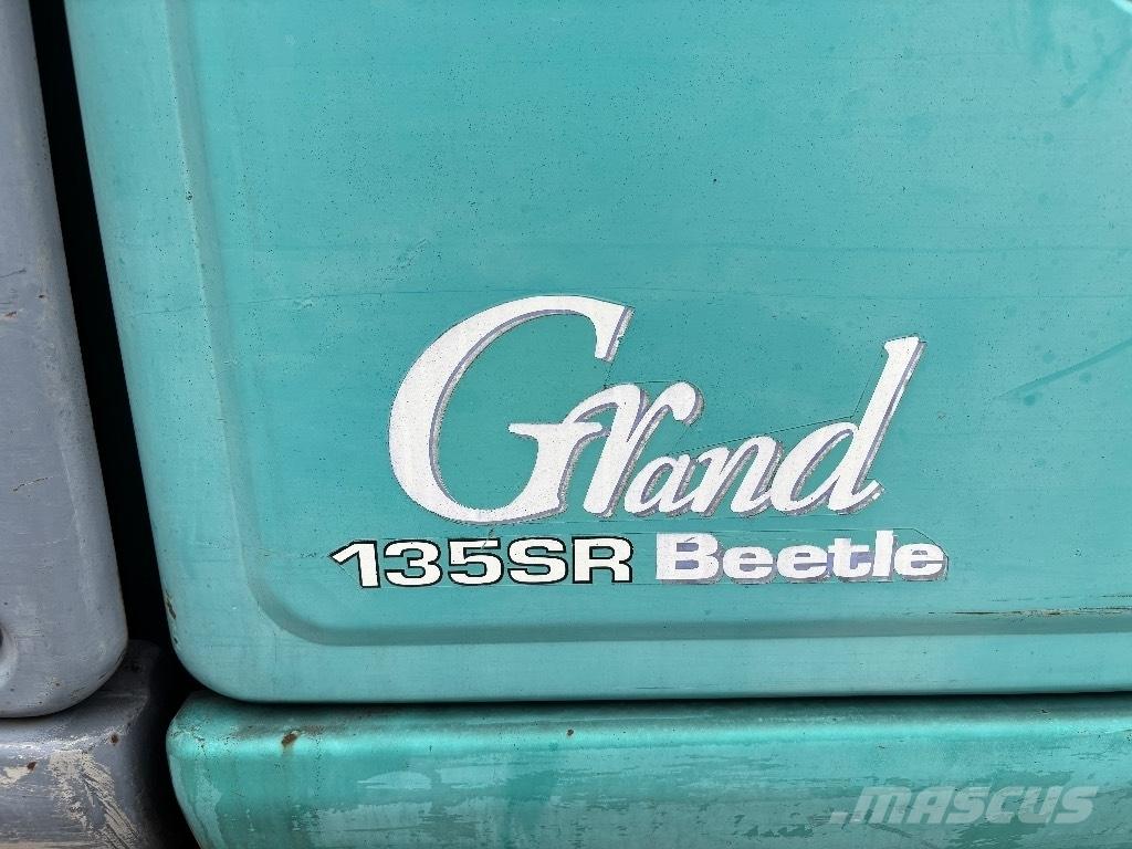 Kobelco SK 135 Εκσκαφείς με ερπύστριες