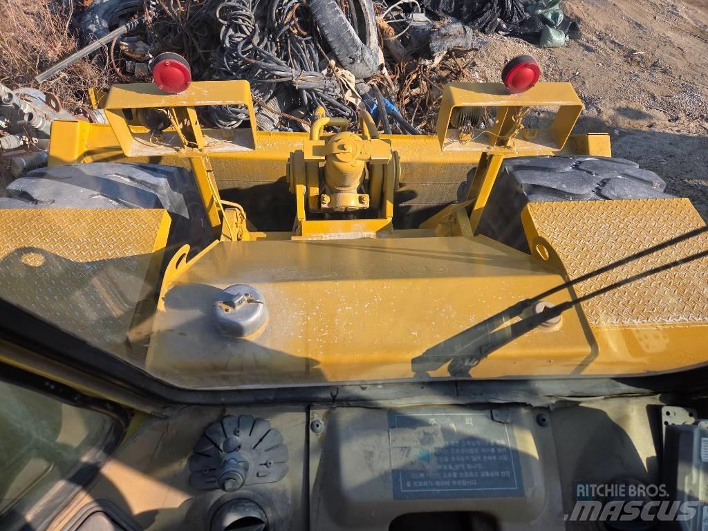 CAT 824c Μπουλντόζες με λάστιχα