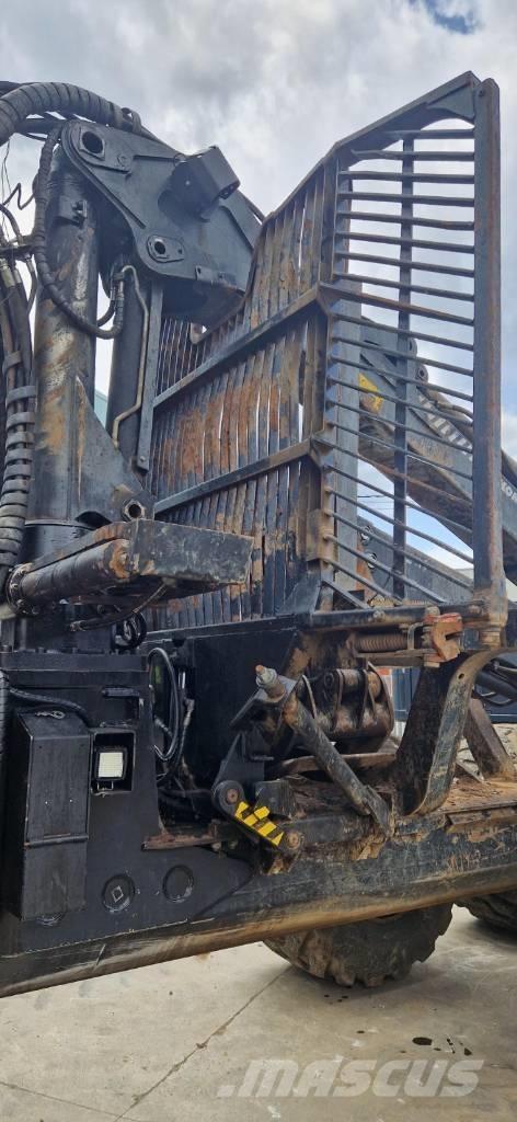 Komatsu 895 Μεταφορείς ξυλείας