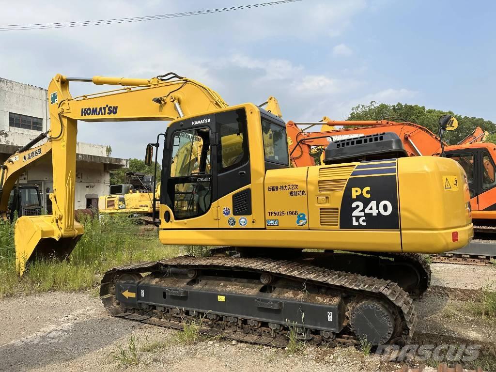 Komatsu PC240-8 Εκσκαφείς με ερπύστριες
