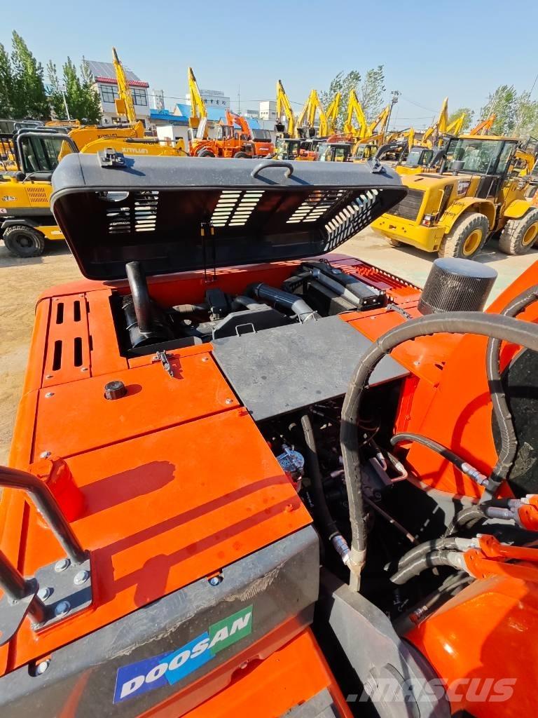 Doosan DX 225 LC Εκσκαφείς με ερπύστριες