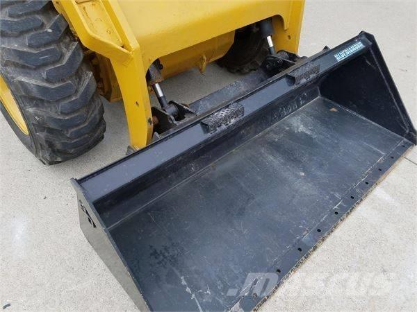 CAT 272 D Φορτωτάκια