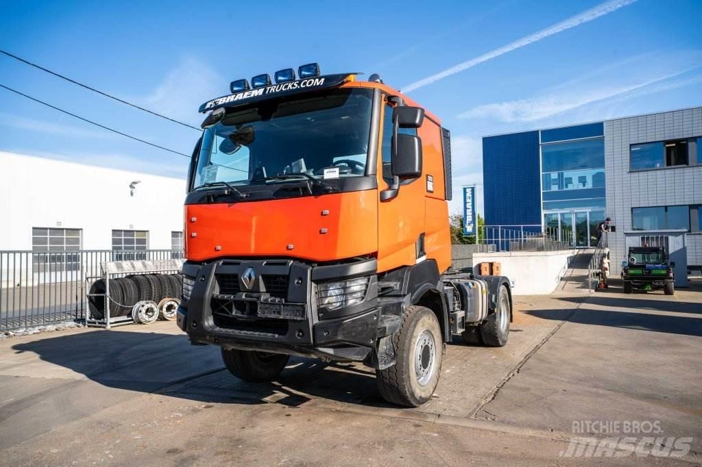 Renault K480-4X4 Τράκτορες