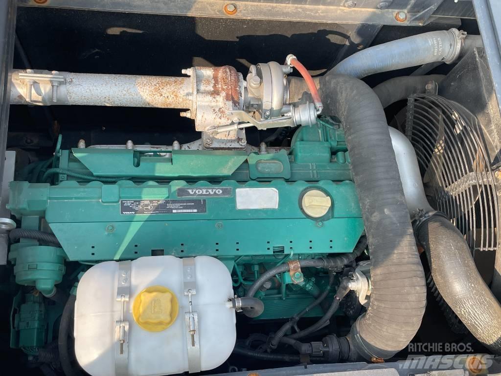 Volvo 210 Εκσκαφείς με ερπύστριες