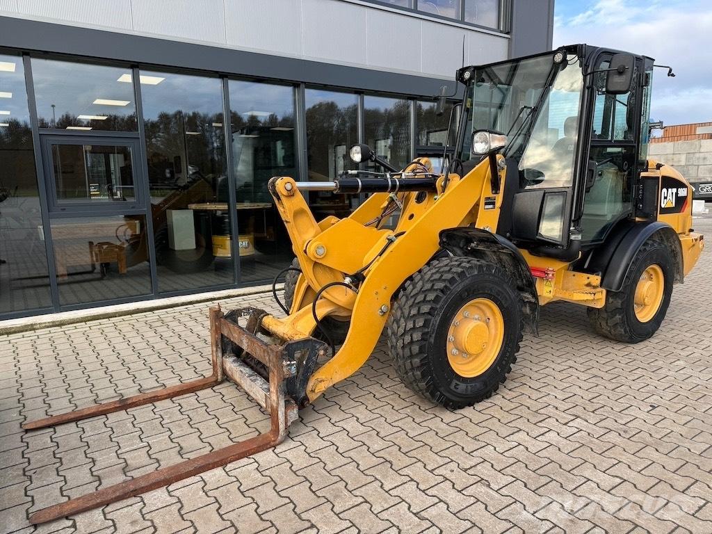 CAT 906M Φορτωτές με λάστιχα (Τροχοφόροι)