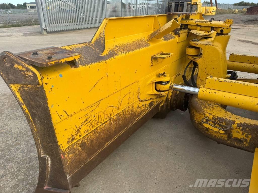 Komatsu D61PX-24 Μπουλντόζες με ερπύστριες