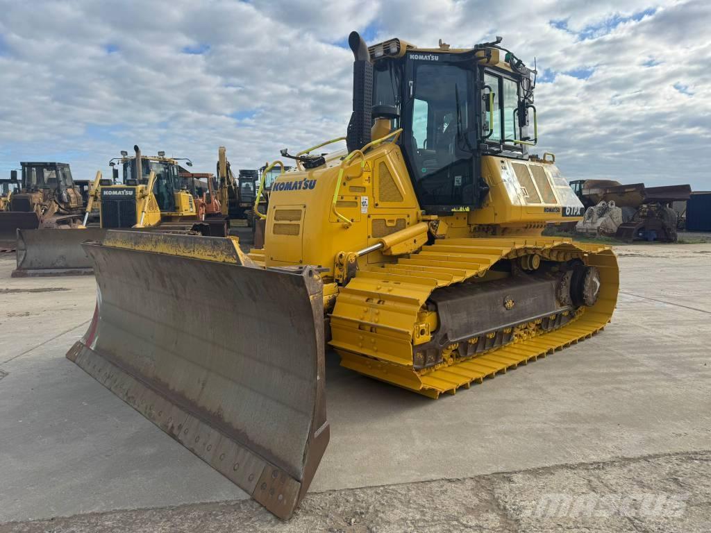 Komatsu D61PX-24 Μπουλντόζες με ερπύστριες