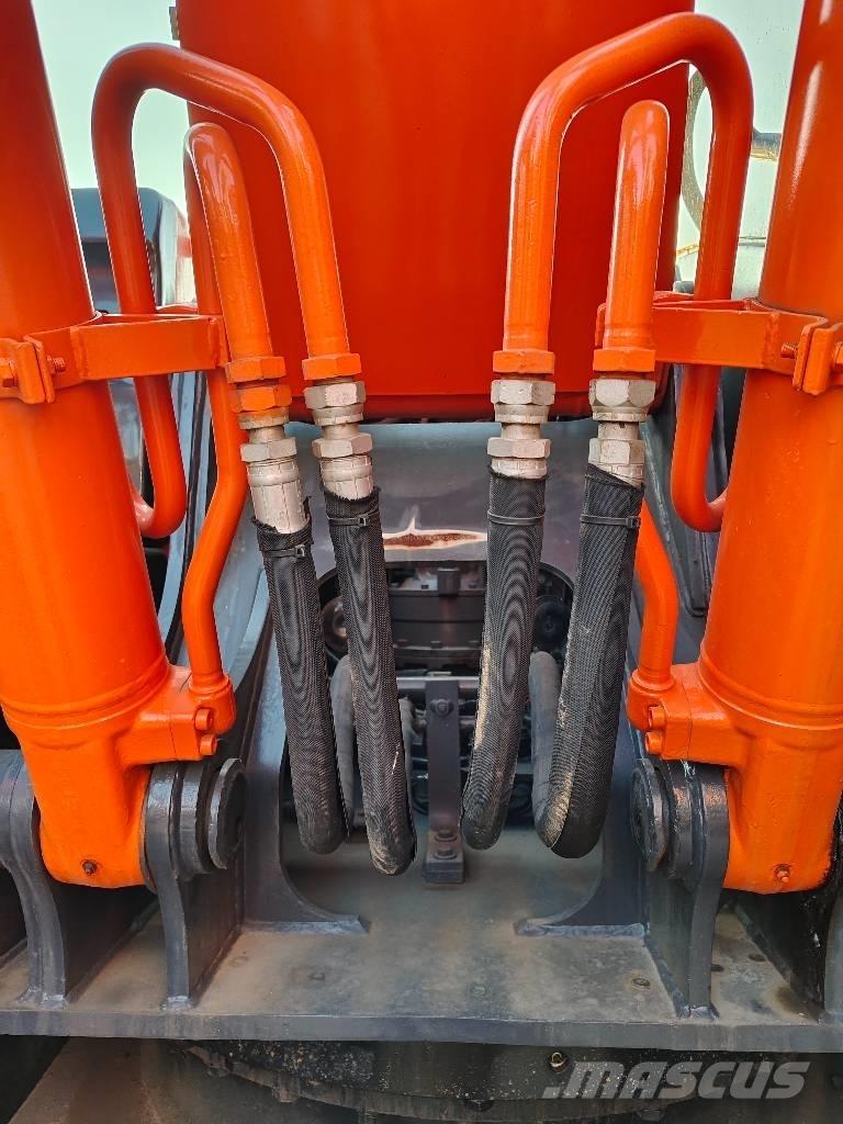 Hitachi ZX 210 Εκσκαφείς με ερπύστριες