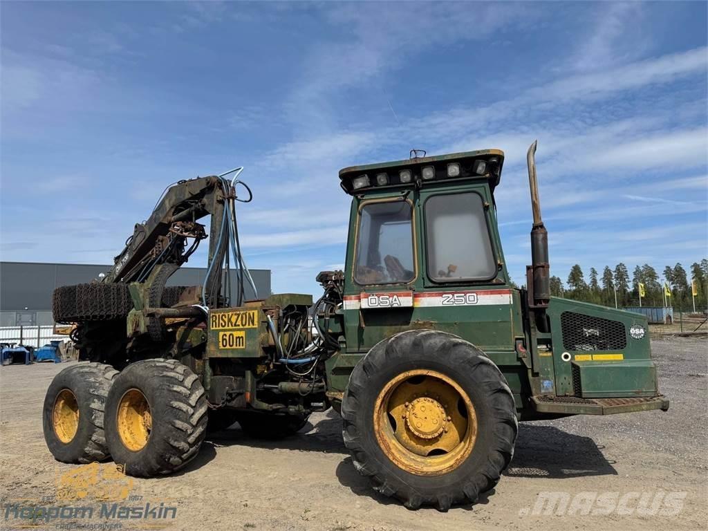 Ösa 250/706 Θεριζοαλωνιστικές μηχανές