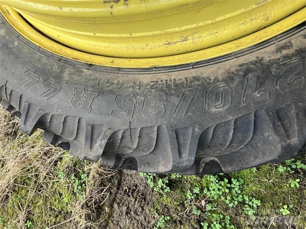 Taurus 270/95R44 Ελαστικά και ζάντες