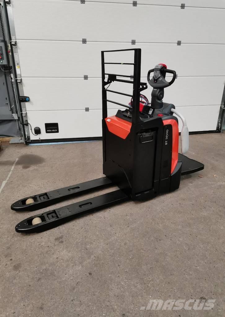 Toyota LPE220 Χειροκίνητο περονοφόρο ανυψωτικό με πλατφόρμα