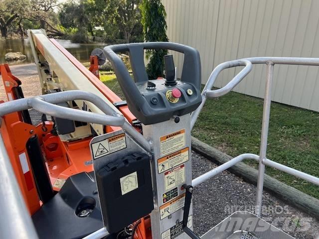 JLG T 350 Εναέριες πλατφόρμες τοποθετημένες σε ρυμούλκα