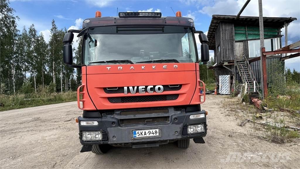 Iveco Trakker Φορτηγά Kαρότσα με ανοιγόμενα πλαϊνά