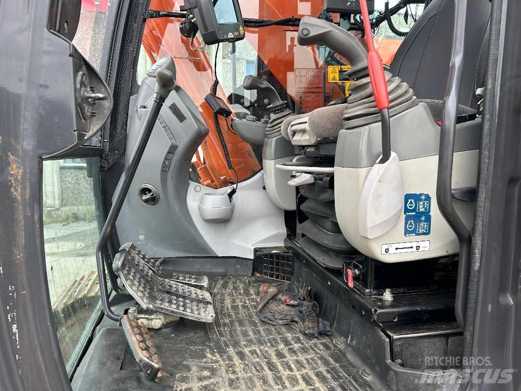 Hitachi ZX225USLC-5 Εκσκαφείς με ερπύστριες