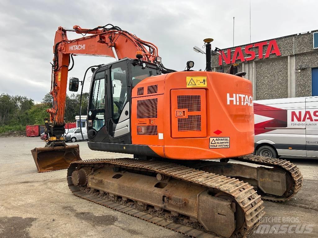 Hitachi ZX225USLC-5 Εκσκαφείς με ερπύστριες