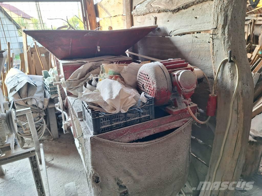  Morzsoló  kukorica Μύλοι