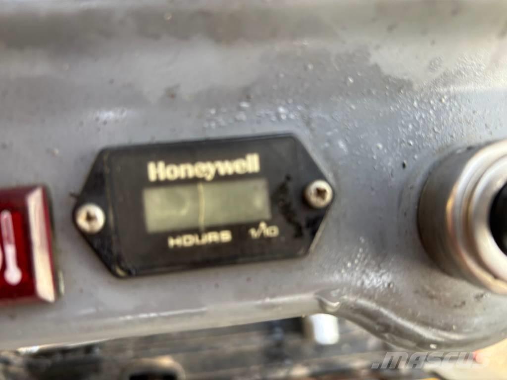 Takeuchi TB 210 R Εκσκαφάκι (διαβολάκι) < 7t