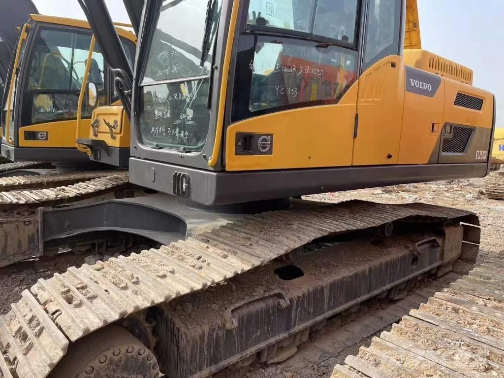 Volvo EC 250 D Εκσκαφείς με ερπύστριες