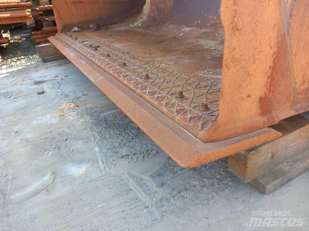 Komatsu WA475-10 Κουβάδες
