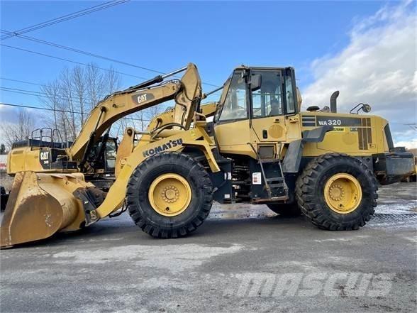 Komatsu WA320 Φορτωτές με λάστιχα (Τροχοφόροι)