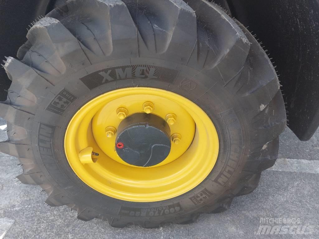 Komatsu WA80M-8 Μίνι φορτωτές