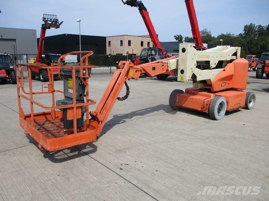 JLG E400 AJPN (745) Compact self-propelled boom lifts