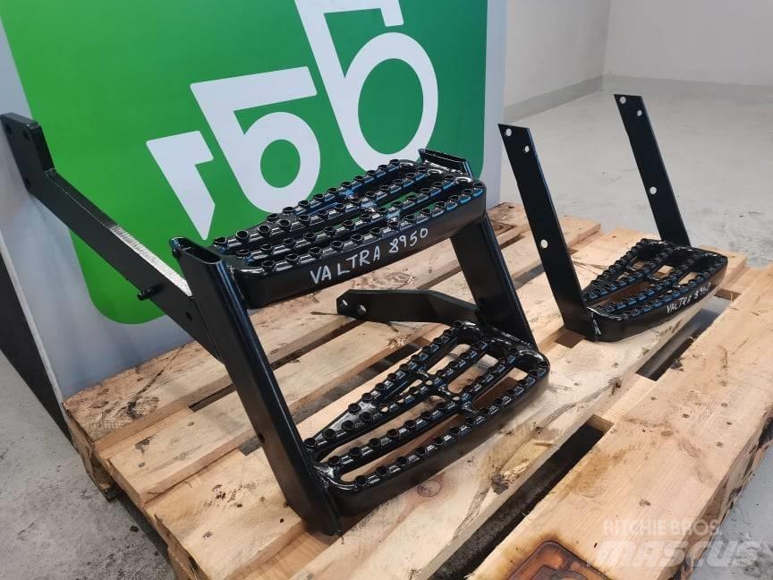 Valtra 8450 stairs Καμπίνες και εσωτερικό