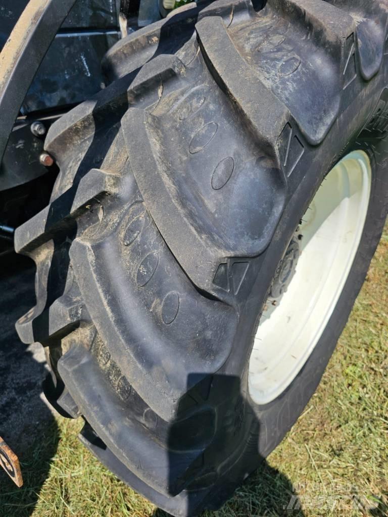 New Holland TM 140 Τρακτέρ