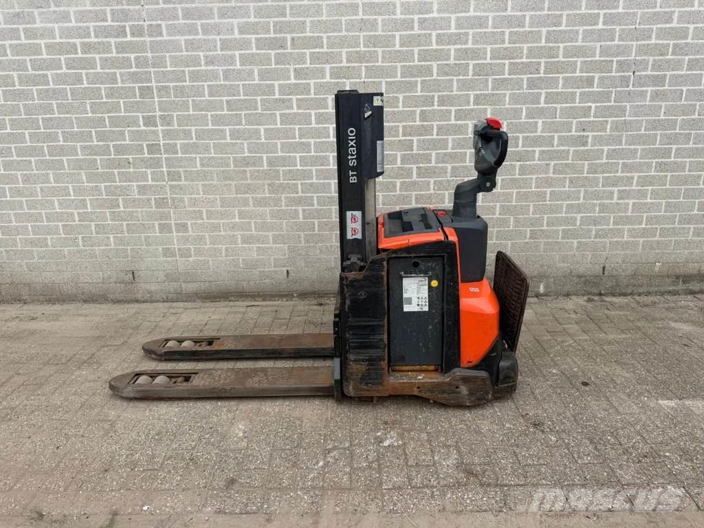 Toyota SWE200D Παλετοφόρα πεζού χειριστή με ιστό