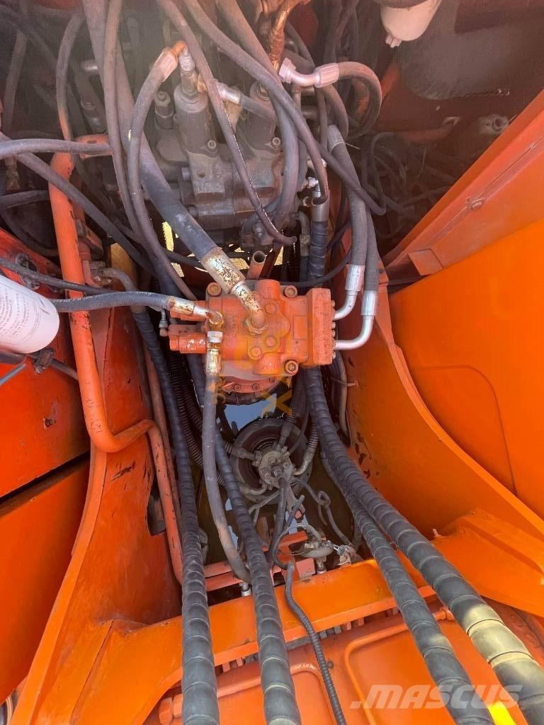 Doosan 220 LC-7 Εκσκαφείς με ερπύστριες