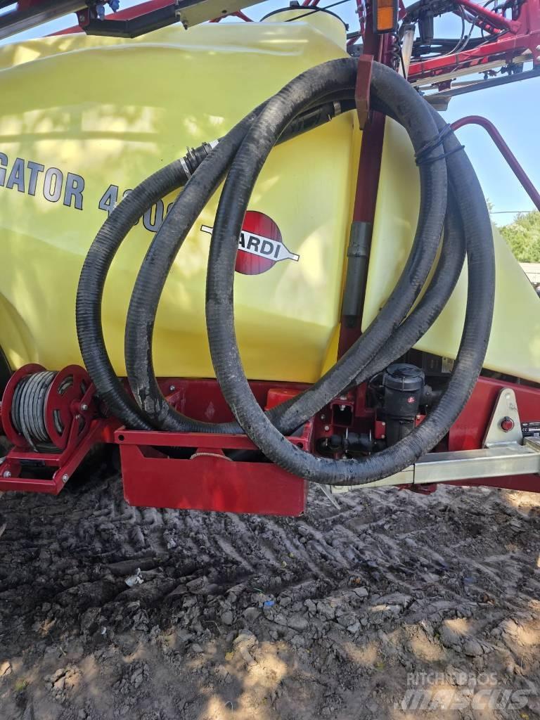 Hardi Navigator 4000 Ρυμουλκούμενα ψεκαστικά