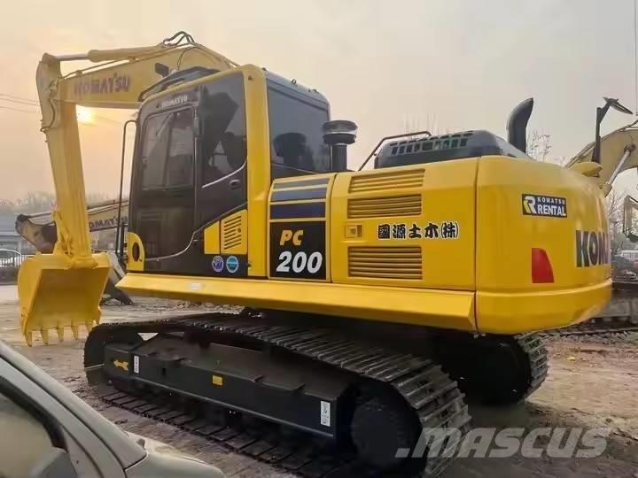 Komatsu PC 200 Εκσκαφείς με ερπύστριες