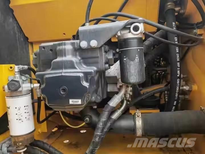 Komatsu PC 200 Εκσκαφείς με ερπύστριες