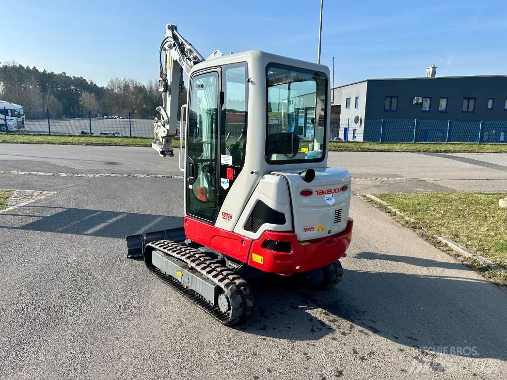 Takeuchi TB 225 Εκσκαφάκι (διαβολάκι) < 7t