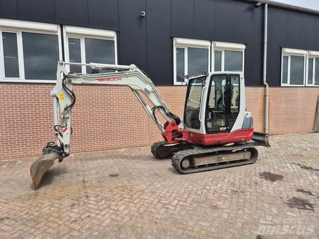 Takeuchi TB250 Εκσκαφάκι (διαβολάκι) < 7t