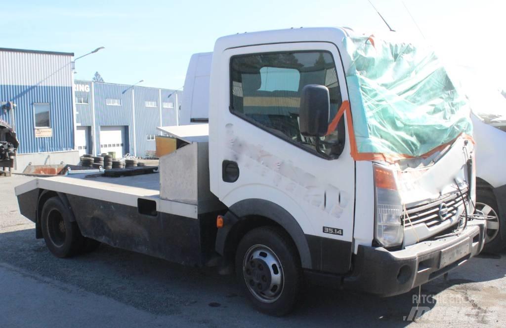 Nissan Cabstar Τράκτορες