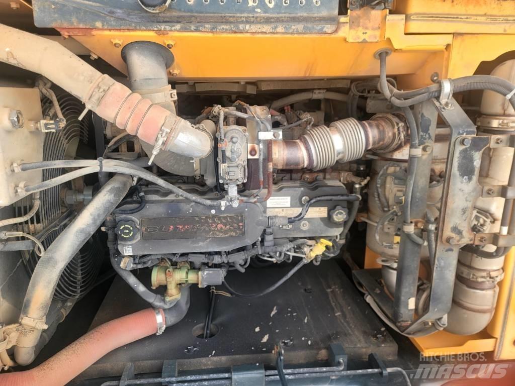 Hyundai HX 220 Εκσκαφείς με ερπύστριες