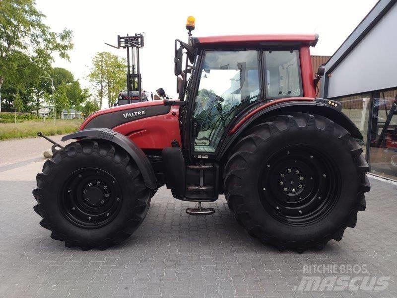 Valtra N 141 Τρακτέρ