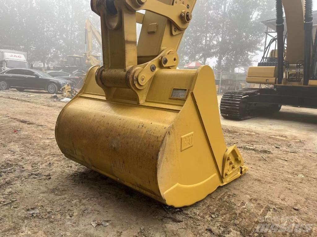 CAT 2021 CAT 330 Εκσκαφείς με τροχούς - λάστιχα