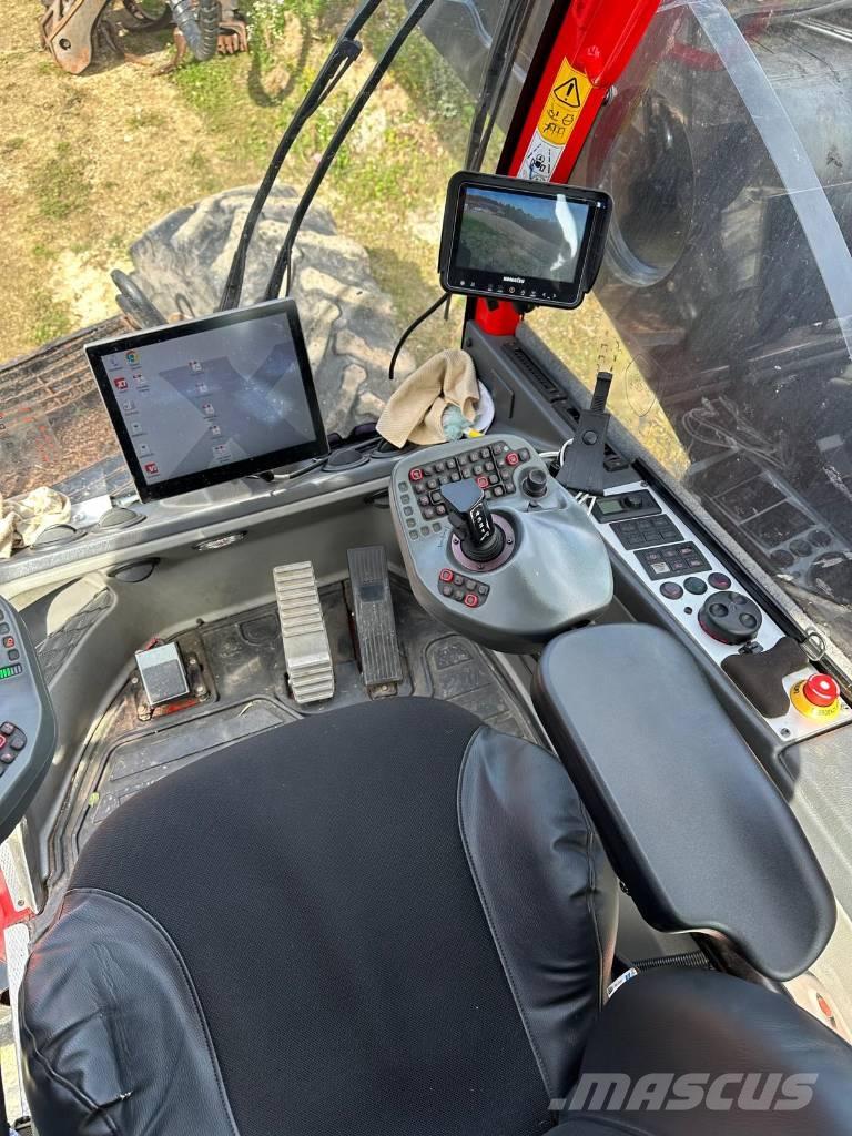 Komatsu 951 Θεριζοαλωνιστικές μηχανές