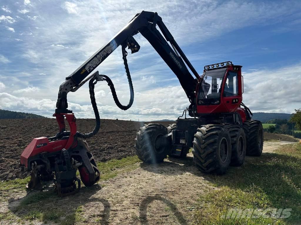 Komatsu 951 Θεριζοαλωνιστικές μηχανές