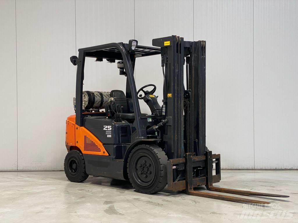 Doosan G25N-7 Περονοφόρα ανυψωτικά κλαρκ με φυσικό αέριο LPG