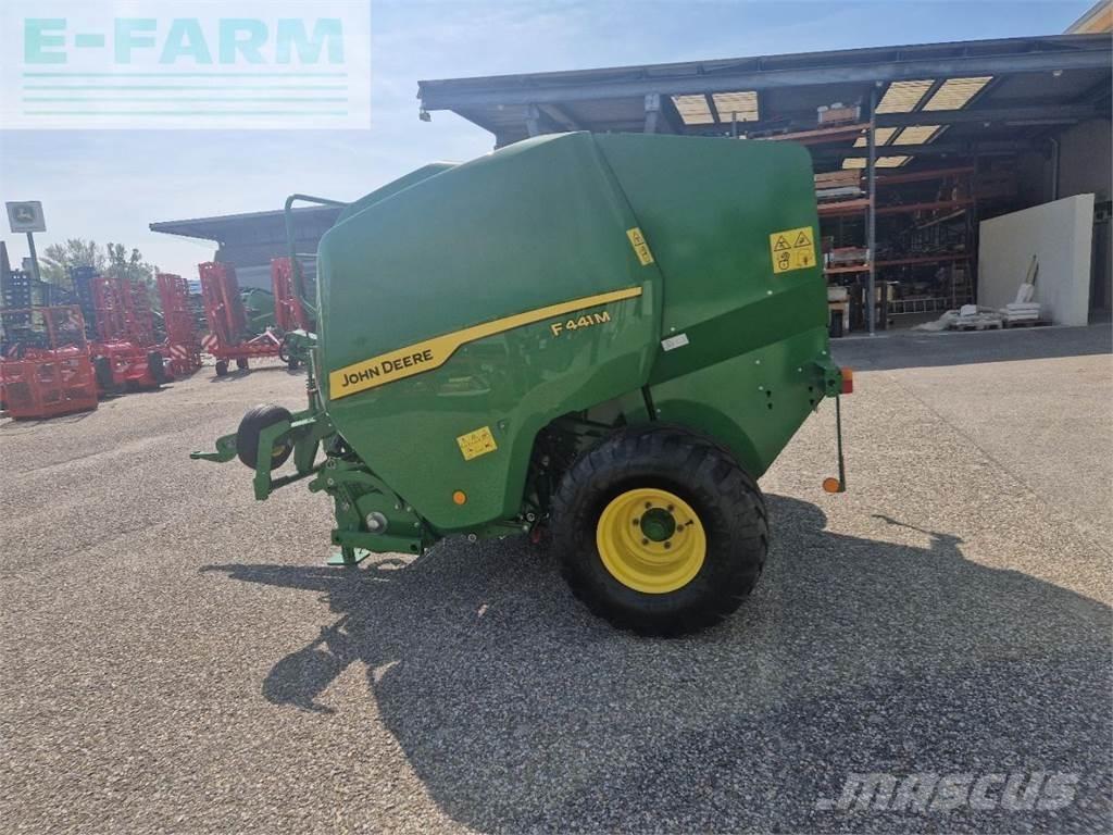 John Deere F441M Πρέσες τετράγωνων δεμάτων
